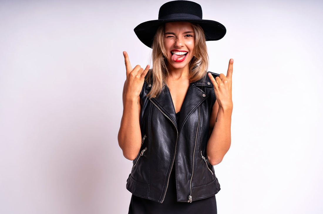 Abbigliamento stile vintage anni 80 gli accessori donna must have