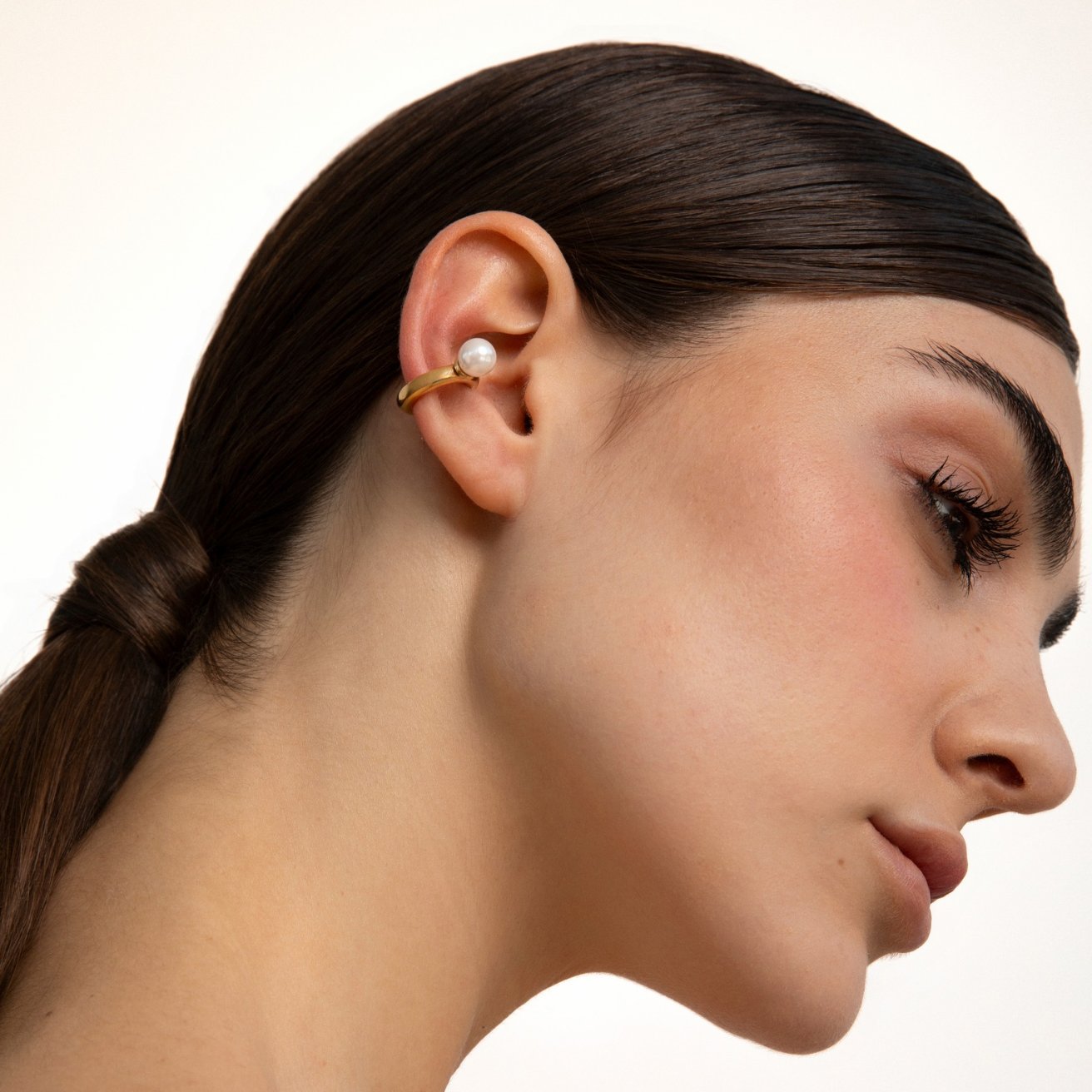 JUDITH - EARCUFF CON PERLA